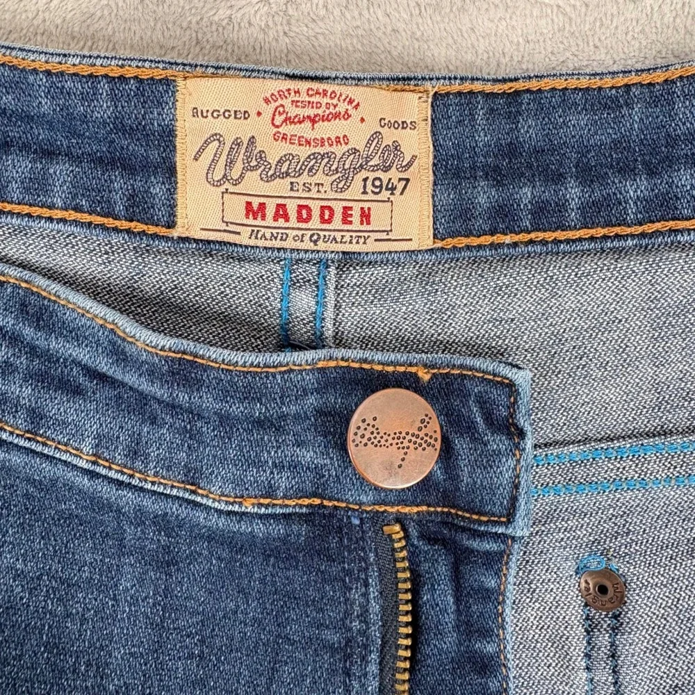 Wrangler‎ Denim Shorts Mens 40 (Fits 39x10) Blue Madden Rugged Western Cowboy